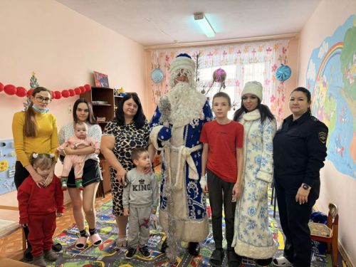 В Нурлате прошла традиционная праздничная акция «Полицейский Дед Мороз»