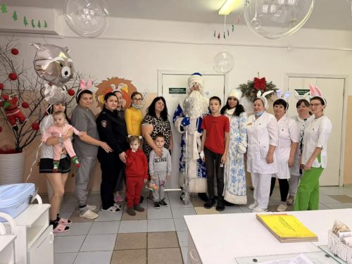 В Нурлате прошла традиционная праздничная акция «Полицейский Дед Мороз»