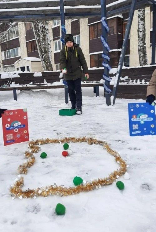 Зимние забавы в сквере «Семейный» от центральной библиотеки Нурлата