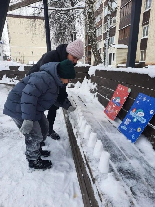 Зимние забавы в сквере «Семейный» от центральной библиотеки Нурлата