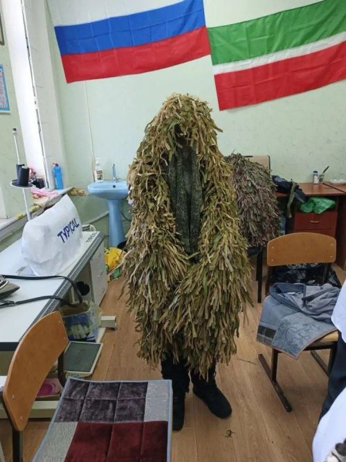 Нурлатский школьник Расул Замалеев провёл для одноклассников экскурсию в волонтёрский штаб