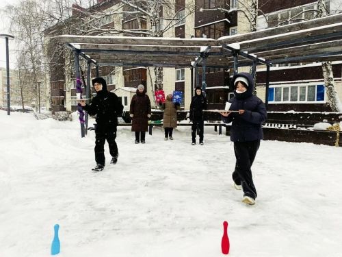 Зимние забавы в сквере «Семейный» от центральной библиотеки Нурлата