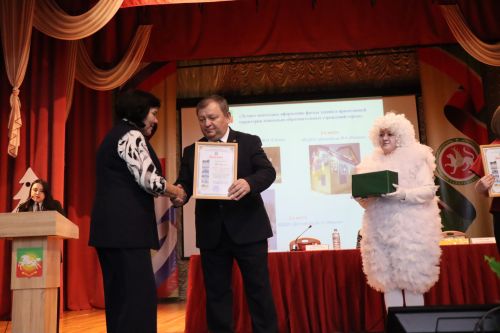 Дамир Ишкинеев расширенную планерку провел во Дворце культуры