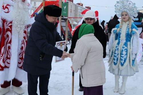В Нурлате праздник «В нашем дружном дворе» дал старт зимнему фестивалю добрососедства «Курше»