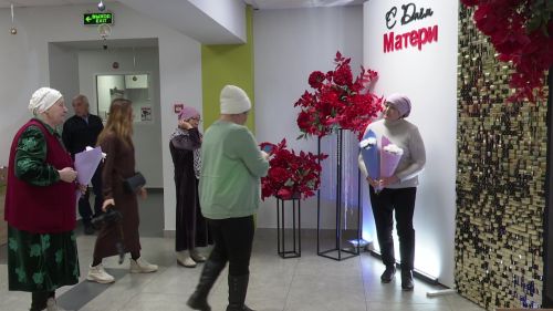 В уютном зале культурно-досугового центра «Грани» прошел праздник для любимых мам