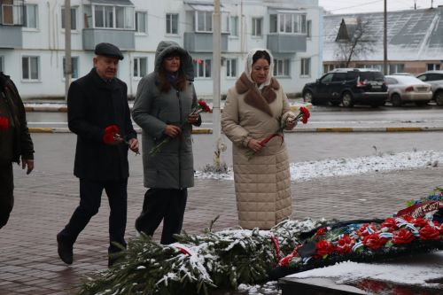 В День неизвестного солдата в Нурлате прошел урок мужества «Герои без звезд из Татарстана» (+фоторепортаж)