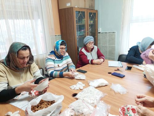 Забота и молитва: в Нурлате собрали посылки для воинов
