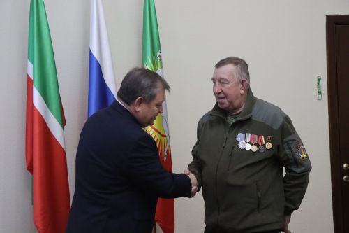В День неизвестного солдата в Нурлате прошел урок мужества «Герои без звезд из Татарстана» (+фоторепортаж)