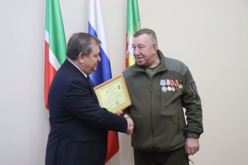В День неизвестного солдата в Нурлате прошел урок мужества «Герои без звезд из Татарстана» (+фоторепортаж)
