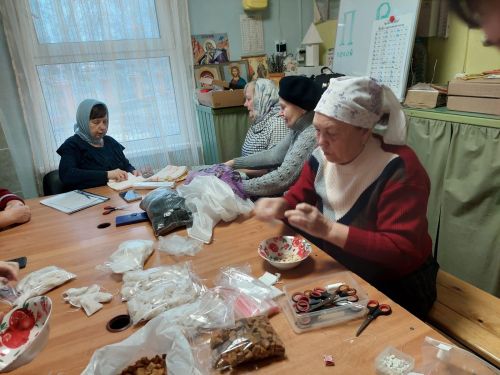 Забота и молитва: в Нурлате собрали посылки для воинов