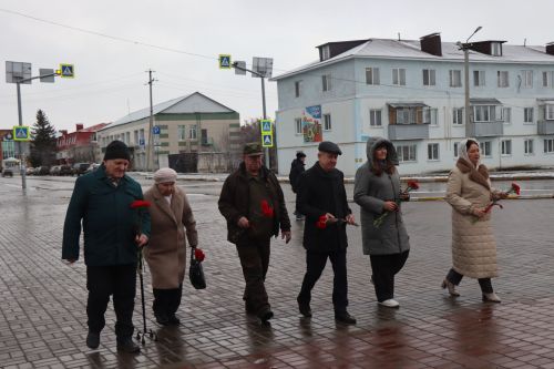 В День неизвестного солдата в Нурлате прошел урок мужества «Герои без звезд из Татарстана» (+фоторепортаж)