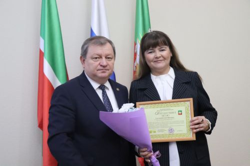 В День неизвестного солдата в Нурлате прошел урок мужества «Герои без звезд из Татарстана» (+фоторепортаж)