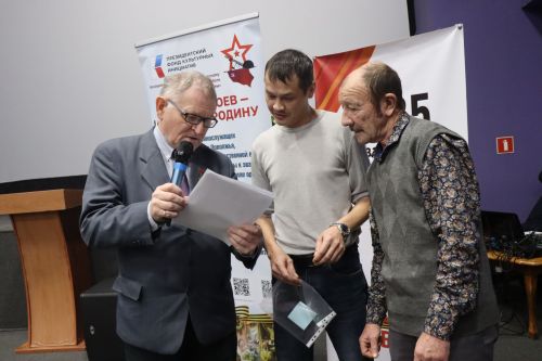 В День неизвестного солдата в Нурлате прошел урок мужества «Герои без звезд из Татарстана» (+фоторепортаж)
