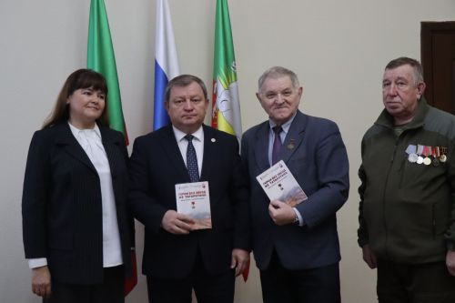 В День неизвестного солдата в Нурлате прошел урок мужества «Герои без звезд из Татарстана» (+фоторепортаж)
