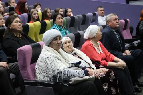 В День неизвестного солдата в Нурлате прошел урок мужества «Герои без звезд из Татарстана» (+фоторепортаж)
