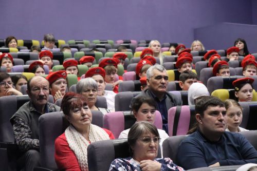 В День неизвестного солдата в Нурлате прошел урок мужества «Герои без звезд из Татарстана» (+фоторепортаж)