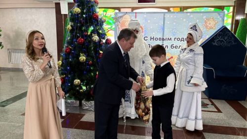 Дамир Ишкинеев исполнил заветные новогодние мечты особенных детей