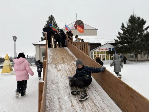 Здоровье, смех и движение: в Нурлате устроили яркий зимний праздник