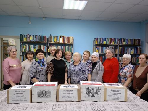 Новогодние подарочки от «Весты» в Нурлате: волонтеры дарят тепло воинам и детям