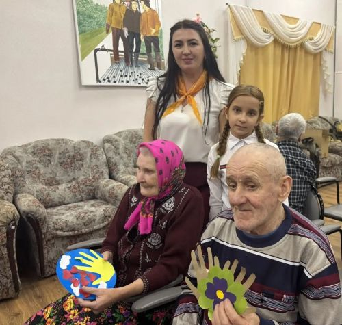 От сердца к сердцу: школьники Нурлата подарили праздник одиноким людям