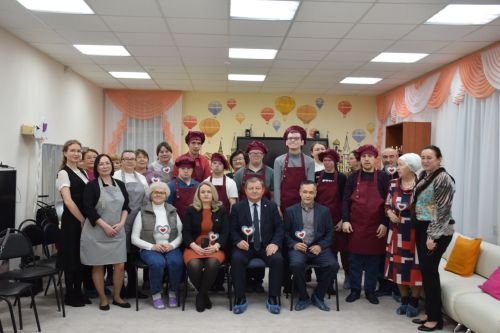 Подопечные группы дневного пребывания «Гармонии» провели мастер-класс по изготовлению пиццы