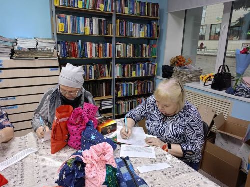 Новогодние подарочки от «Весты» в Нурлате: волонтеры дарят тепло воинам и детям