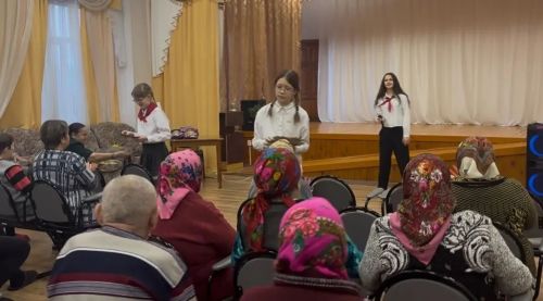 От сердца к сердцу: школьники Нурлата подарили праздник одиноким людям