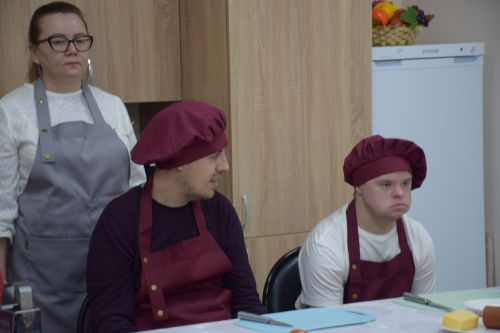 Подопечные группы дневного пребывания «Гармонии» провели мастер-класс по изготовлению пиццы