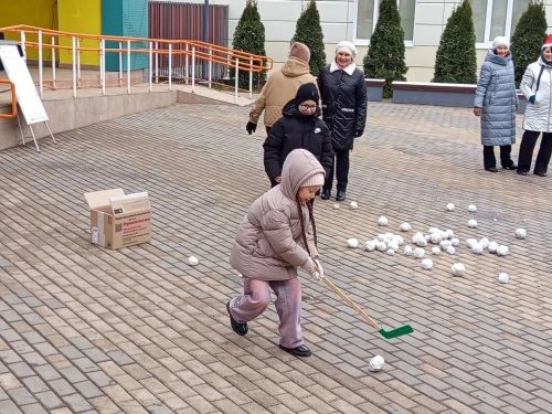«Сэлэт» подарила городу первый снеговик и новогоднее настроение
