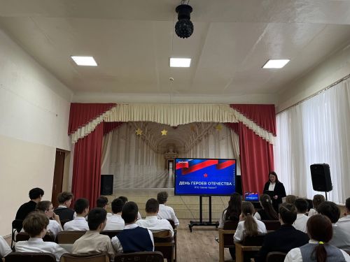 Подвиги героев – в сердцах поколений: в нурлатской школе прошла патриотическая беседа