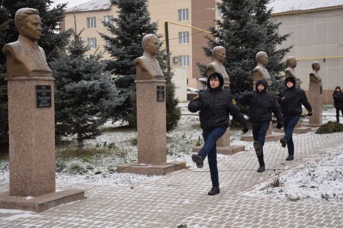В Нурлате состоялся торжественный митинг, посвященный Дню Героев Отечества (+фоторепортаж)