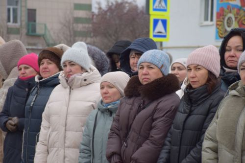 В Нурлате состоялся торжественный митинг, посвященный Дню Героев Отечества (+фоторепортаж)