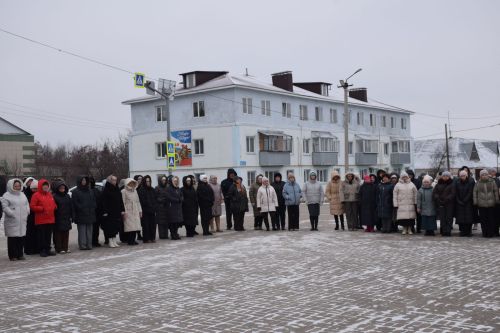 В Нурлате состоялся торжественный митинг, посвященный Дню Героев Отечества (+фоторепортаж)