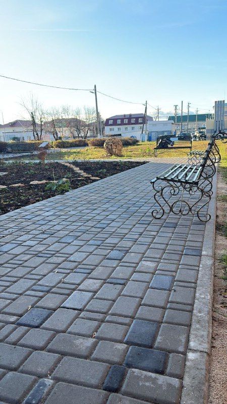 Скамейки памяти: нурлатские выпускники благодарят учителей