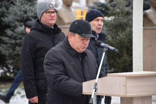 В Нурлате состоялся торжественный митинг, посвященный Дню Героев Отечества (+фоторепортаж)