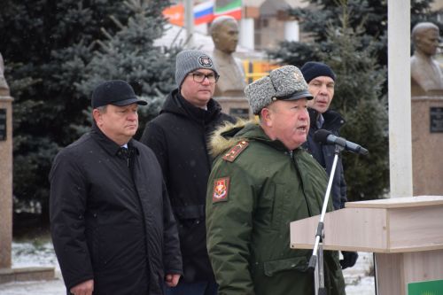 В Нурлате состоялся торжественный митинг, посвященный Дню Героев Отечества (+фоторепортаж)
