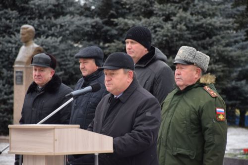 В Нурлате состоялся торжественный митинг, посвященный Дню Героев Отечества (+фоторепортаж)