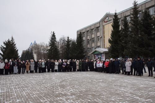 В Нурлате состоялся торжественный митинг, посвященный Дню Героев Отечества (+фоторепортаж)