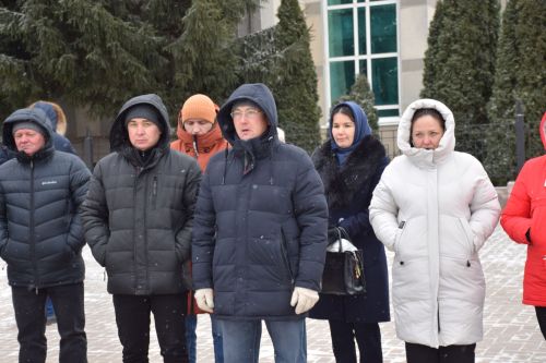 В Нурлате состоялся торжественный митинг, посвященный Дню Героев Отечества (+фоторепортаж)