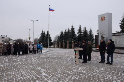 В Нурлате состоялся торжественный митинг, посвященный Дню Героев Отечества (+фоторепортаж)
