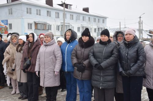 В Нурлате состоялся торжественный митинг, посвященный Дню Героев Отечества (+фоторепортаж)