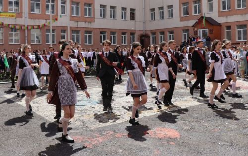 Последние звонки и выпускные в 2026 году пройдут по всей России в единые дни