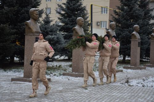 В Нурлате состоялся торжественный митинг, посвященный Дню Героев Отечества (+фоторепортаж)