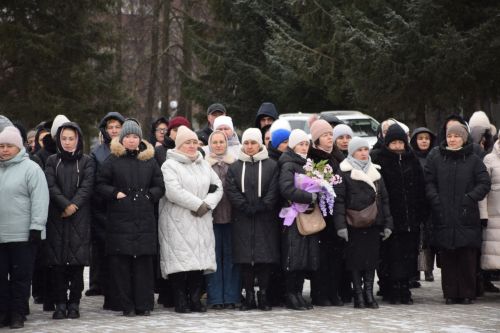 В Нурлате состоялся торжественный митинг, посвященный Дню Героев Отечества (+фоторепортаж)