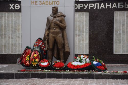 В Нурлате состоялся торжественный митинг, посвященный Дню Героев Отечества (+фоторепортаж)