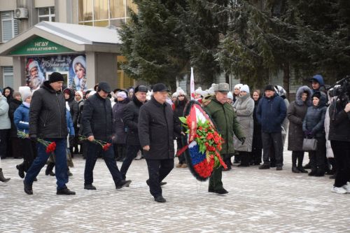 В Нурлате состоялся торжественный митинг, посвященный Дню Героев Отечества (+фоторепортаж)