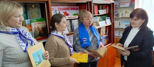 В День памяти Александра Сергеевича Пушкина нурлатские единороссы побывали в литературной гостиной