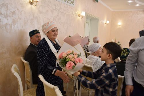 Юбилей свадьбы: торжество в Нурлатском Дворце бракосочетаний (фоторепортаж)