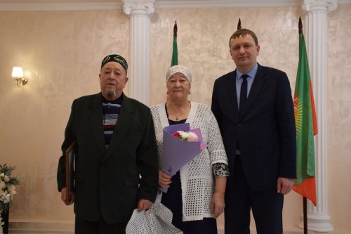 Юбилей свадьбы: торжество в Нурлатском Дворце бракосочетаний (фоторепортаж)