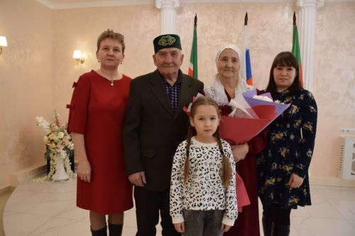 Юбилей свадьбы: торжество в Нурлатском Дворце бракосочетаний (фоторепортаж)